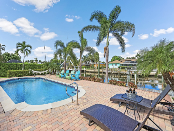 Canal Front 4 Bedroom Vacation Home Sleeps 10 Marco Island